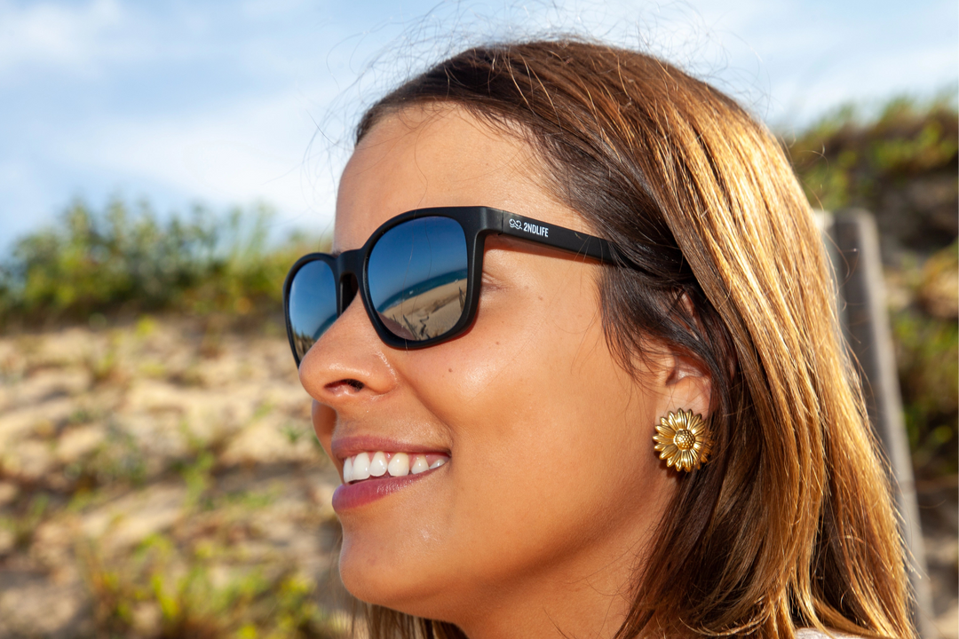 Zéphyr Cristal 2NDLIFE portées par Carla – lunettes de soleil polarisées pour océan et activités outdoor