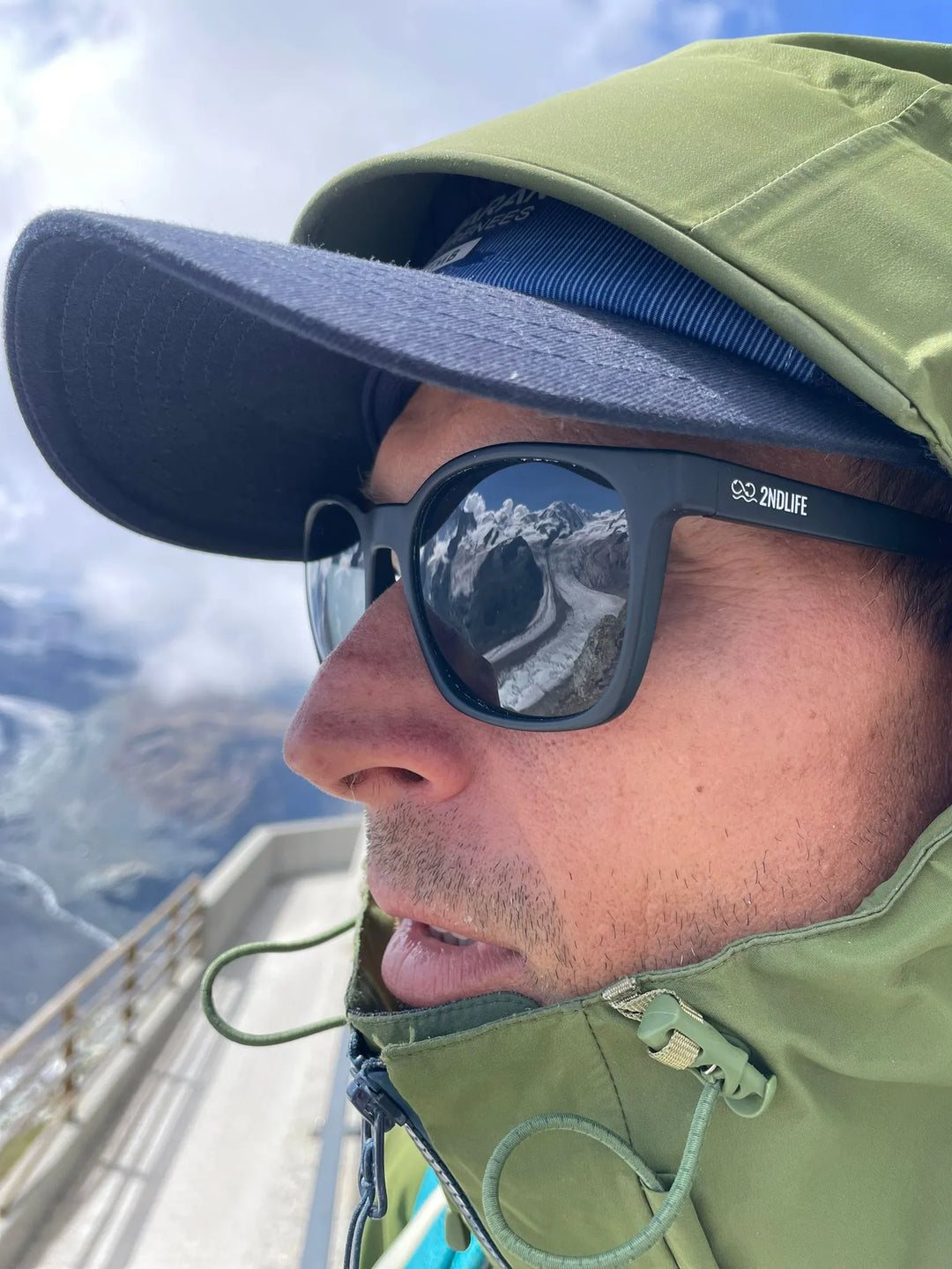 Reflet d'un glacier sur les lunettes polarisés 2NDLIFE Zéphyr