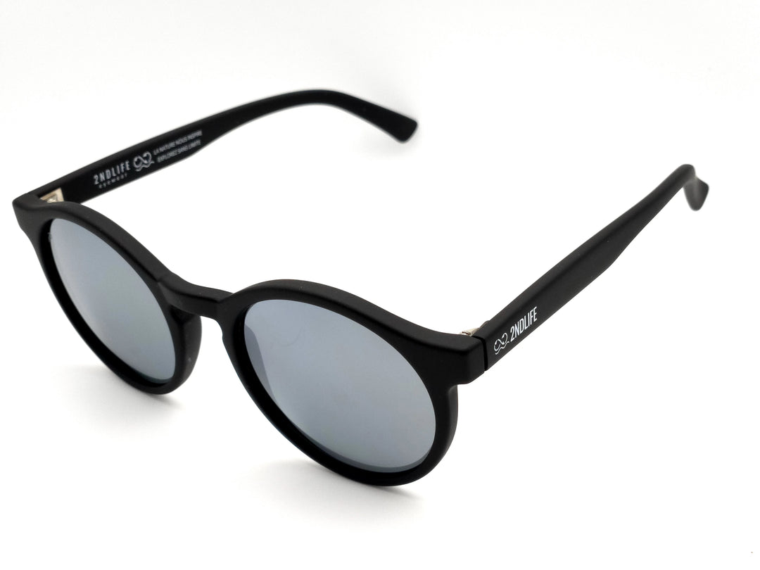 Lunettes de soleil Socoa Cristal de 2NDLIFE, vue de profil, avec verres polarisés miroir couleur argent