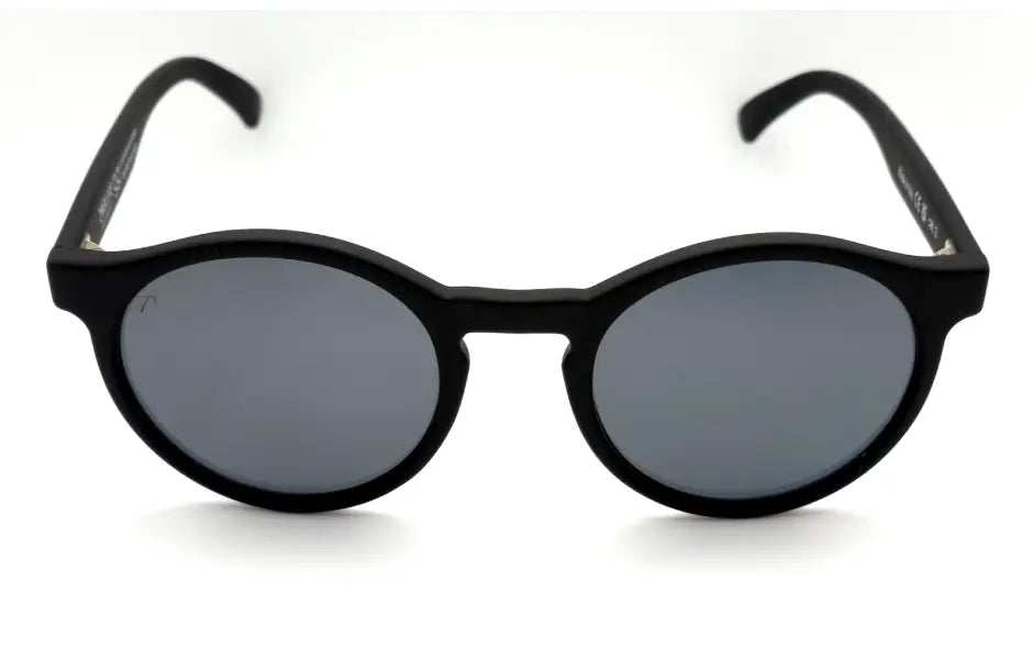 Lunettes de soleil Socoa Minéral de 2NDLIFE, vue de face, avec verres polarisés gris classique